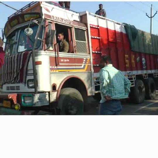 हरियाणा के अंबाला में गो तस्करी में पुलिस ने ट्रक, चालक और दो तस्करों को गिरफ्तार किया है.