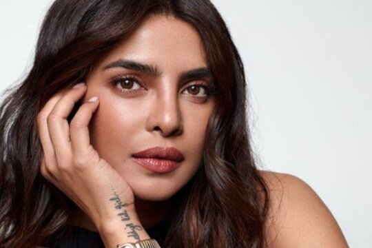 #PriyankaChopraBecomesMother : बॉलीवुड की देसी गर्ल प्रियंका चोपड़ा बनीं मां, प्रियंका और निक जोनस ने दी खुशखबरी, शादी के तीन साल बाद बने माता-पिता