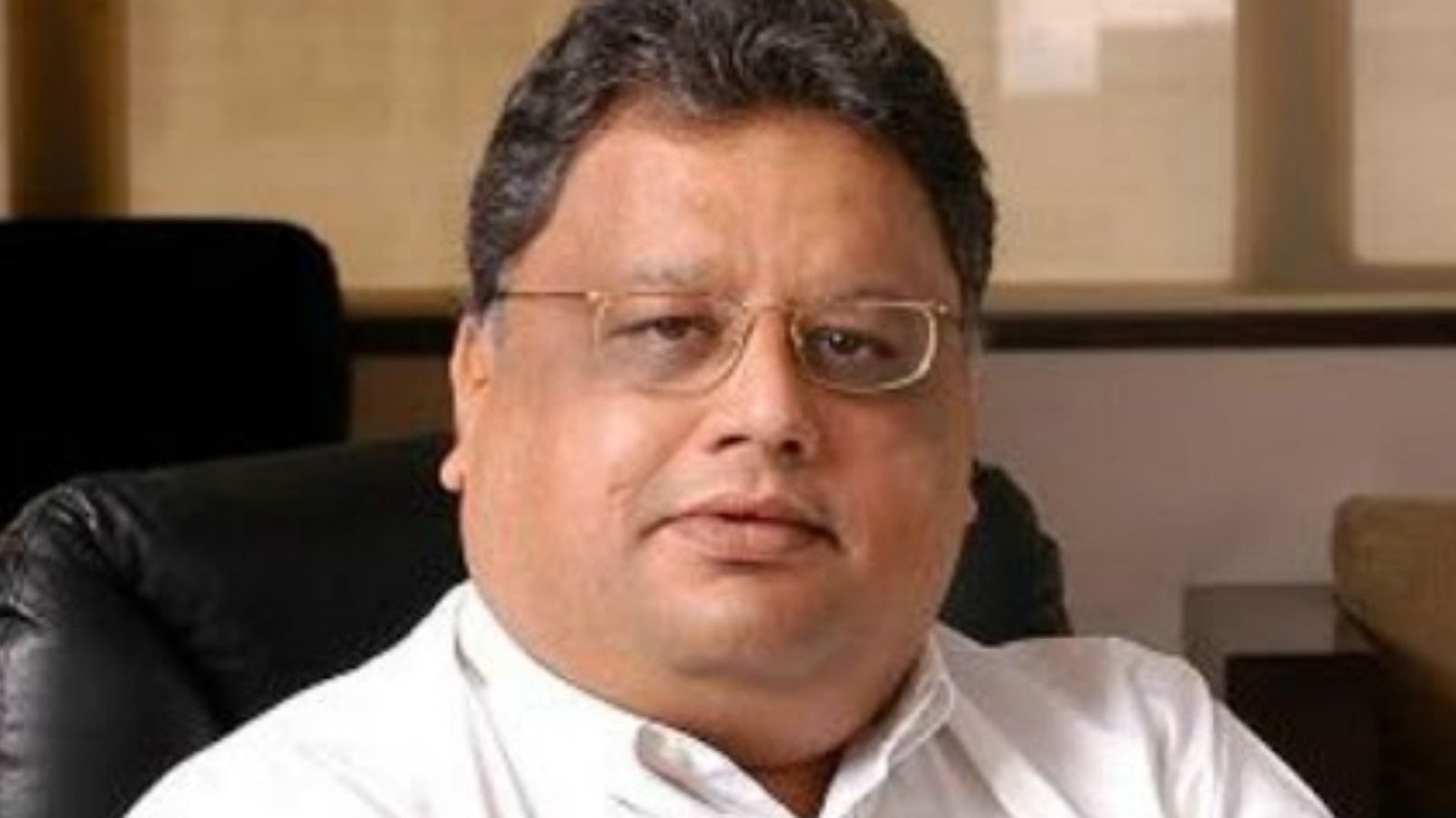 Rakesh Jhunjhunwala के पोर्टफोलियो में शामिल है 100 रुपये का स्टॉक