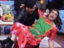 Ravi Kishan ने कृष्णा अभिषेक को गोद में उठाकर किया धमाकेदार डांस