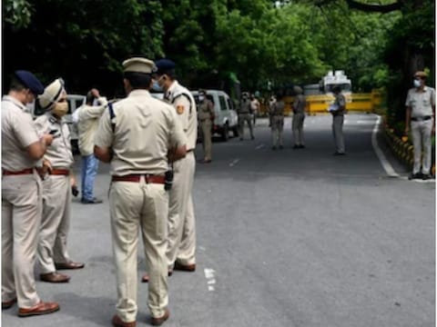 दिल्ली के इंडिया गेट और लाल किले पर आतंकी हमला हो सकती है, इस संबंध में आईबी ने दिल्ली पुलिस को इनपुट दिए हैं. (File Photo)
