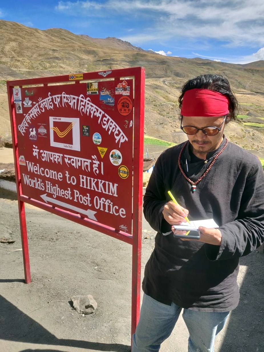  उन्होंने कहा कि 14 अगस्त 2021 को धर्मशाला को छोड़ा था और बुधवार को अपनी यात्रा का समापन किया. उन्होंने कहा कि वह हिमाचल प्रदेश के धर्मशाला में स्थित एक तिब्बती लेखक और कार्यकर्ता के रूप में रहते हैं और करीब 25 से अधिक वर्षों से तिब्बती स्वतंत्रता आंदोलन में सक्रिय हैं.