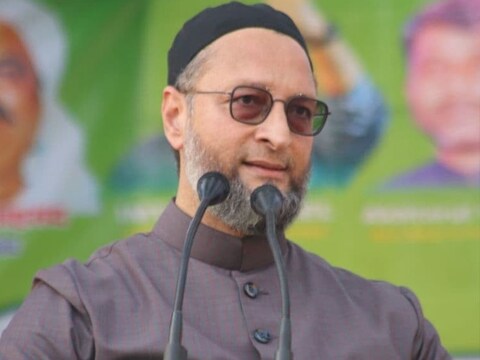 असदुद्दीन ओवैसी प्रदेश में ताबड़तोड़ रैलियां कर रहे हैं. (File photo)