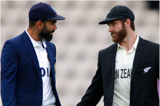India vs New Zealand: विराट कोहली न्यूजीलैंड के खिलाफ मुंबई टेस्ट में कप्तानी कर रहे हैं. वो कानपुर टेस्ट में नहीं खेले थे.  (File Photo/AP) 