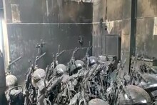 अररिया में बाइक शोरूम में लगी भीषण आग, करोड़ों रुपए का नुकसान