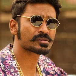  'रांझणा' फेम धनुष सुपरस्टार (Superstar Dhanush) रजनीकांत के दामाद हैं. साउथ इंडियन फैंस ने उन्हें 'इलाया सुपरस्टार' (Ilaiya Superstar) दिया था. इस शीर्षक वाले पोस्टर कुछ साल पहले वायरल हुए थे. हालांकि, अभिनेता अपने इस टैग से खुश नहीं थे और उन्होंने एक बयान में कहा था कि उन्हें उनके नाम से पुकारा जाए न कि 'इलाया सुपरस्टार' से.
