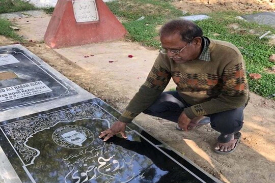 वसीम रिजवी के जितेंद्र नारायण सिंह त्यागी बनते ही हयाती कब्र का आंवटन हुआ रद्द,मुतवल्ली बोले— जब मुसलमान नहीं रहे तो कब्र क्या करेंगे.