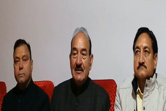कौल सिंह ठाकुर ने कहा कि प्रदेश सरकार जयराम ठाकुर के नेतृत्व में आर्थिक तंगी से जूझ रही है. 