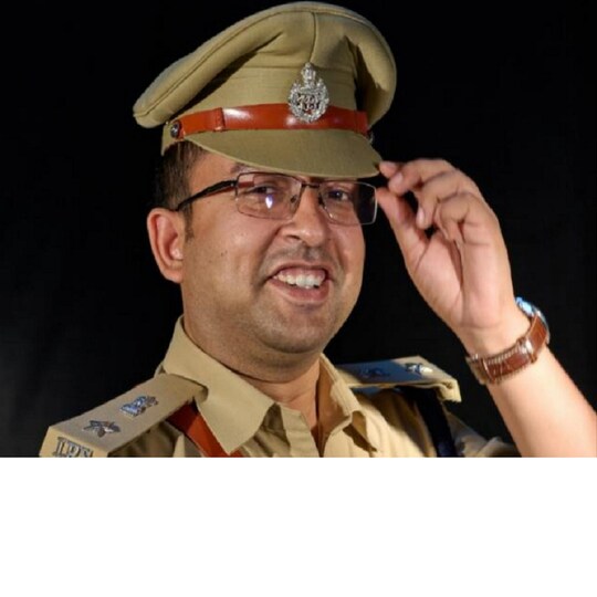  4 पुलिसर्मियों पर गिरी गाज 