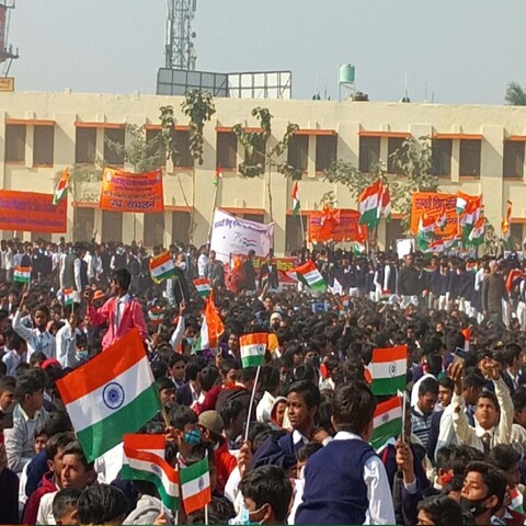 यूपी मिशन 2022 से पहले सक्रिय हुआ RSS, हजारों लोगों ने साथ गाया वंदेमातरम्