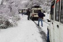 Snowfall in Uttarakhand: बद्रीनाथ, केदारनाथ, नीति वैली ने ओढ़ी बर्फ की चादर, VIDEO में देखें हुस्न पहाड़ों का
