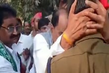 Chandauli: योगी के आने के पहले पुलिस से भिड़े सपाई, विधायक ने सीओ से टकराया सिर