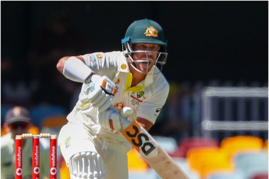 Ashses, AUS vs ENG: डेविड वॉर्नर पहले दिन 95 रन की पारी खेलकर आउट हुए (AP)