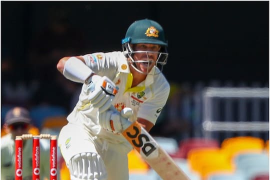 Ashses, AUS vs ENG: डेविड वॉर्नर पहले दिन 95 रन की पारी खेलकर आउट हुए (AP) Ashses, AUS vs ENG: डेविड वॉर्नर पहले दिन 95 रन की पारी खेलकर आउट हुए (AP)