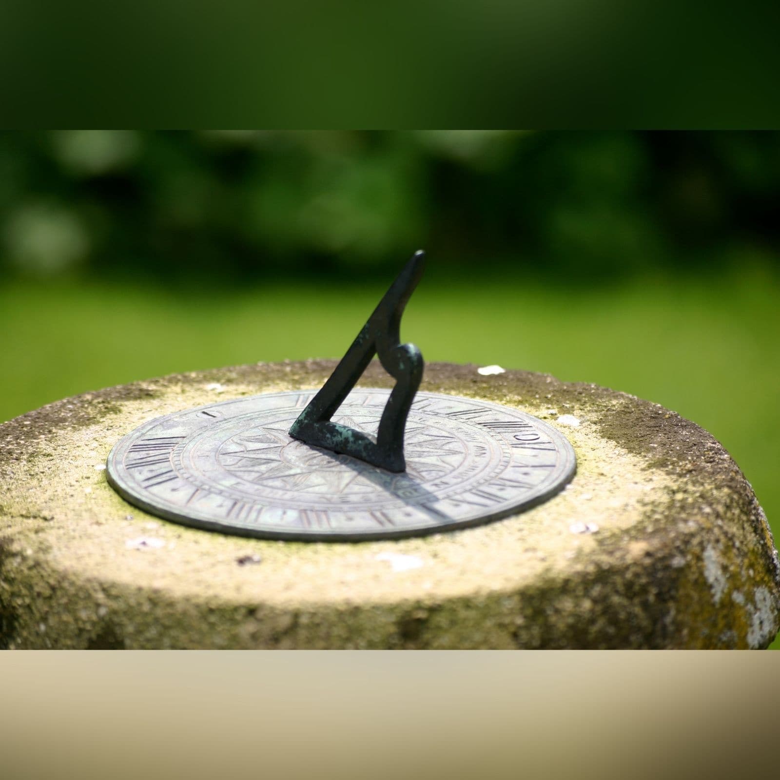 Clockwise ही क्यों घूमती है घड़ी की सुई? इतिहास में छुपा है राज़! आपको