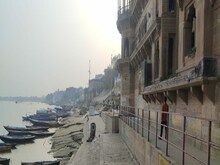 Explainer: वाराणसी में बढ़े कोरोना के केस,घाटों पर 4 बजे के बाद घूमने पर लगी रोक