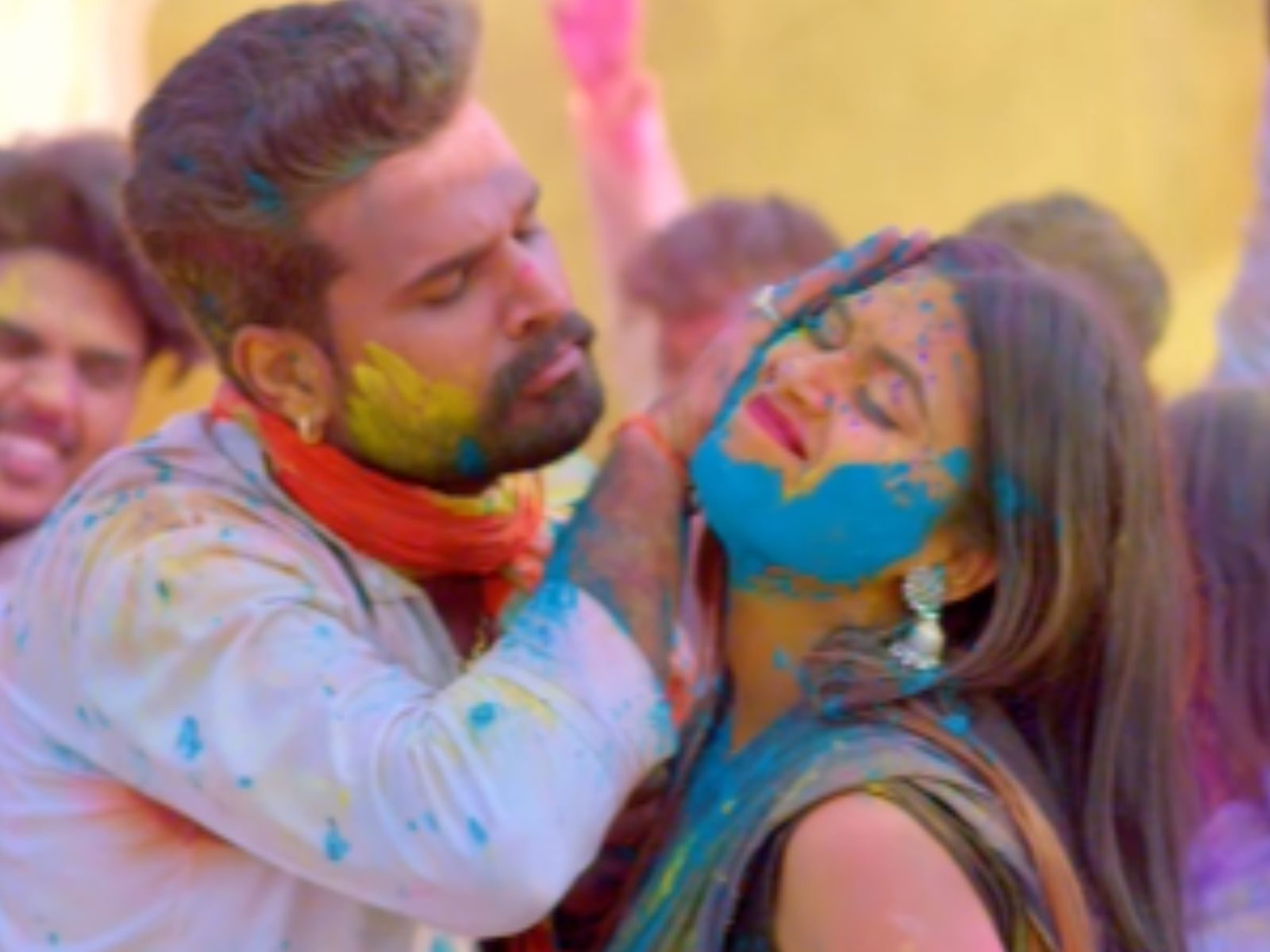 Bhojpuri Holi Song 2022 Ritesh Pandey latest Bhojpuri gaana Rang Marchai Lekha Lage Watch here Raya - Bhojpuri Holi Song 2022: रितेश पांडे और Dimple Singh ने जमकर खेली होली, जच रही Bhojpuri Holi Song 2022 Ritesh Pandey latest Bhojpuri gaana Rang Marchai Lekha Lage Watch here Raya - Bhojpuri Holi Song 2022: रितेश पांडे और Dimple Singh ने जमकर खेली होली, जच रही