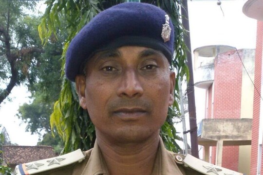 ग्रामीणों के हमले में दारोगा बिरेन्द्र पासवान के सिर पर लोहे की नुकीली वस्तु से प्रहार किया गया था जिससे उन्हें गंभीर चोट आई (फाइल फोटो)
