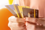 क्रेडिट कार्ड यूजर्स सावधान! ये 4 गलतियां पड़ सकती हैं बहुत भारी