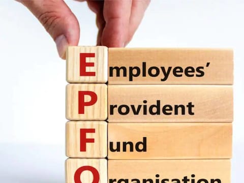 कर्मचारी भविष्य निधि खाताधारकों के लिए एक अच्छी खबर है. EPFO अभी तक 24.07 करोड़ लोगों के खाते में पैसा ट्रांसफर कर दिया है.