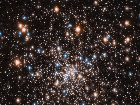 वैज्ञानिकों ने पाया कि अभी जिन तारों में लोहे से भारी तत्व (Elements Heavy Than Iron) प्रचुर हैं, वे वहां पास के साथी तारे से आए थे. (तस्वीर: NASA ESA T. Brown S. Casertano and J. Anderson)