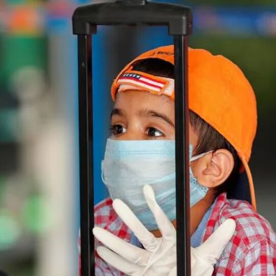 ओमिक्रॉन वेरिएंट संक्रमण का संबंध छोटे बच्चों में आम तौर पर पायी जाने वाली श्वसन संबंधी बीमारी से है. 
(प्रतीकात्मक तस्वीर)  