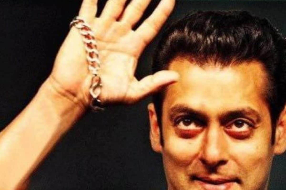 Salman Khan blue bracelet story which keeps negativity away from the  superstar | निगेटिविटी से कई बार टूट चुका है सलमान खान का ब्रेसलेट, खुद  बताई थी इसके पीछे की दिलचस्प कहानी