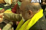 UP Live: बांके बिहारी के दर्शन के बाद अमित शाह ने शुरू किया डोर-टू-डोर कैंपेन