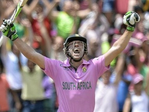 एबी डिविलियर्स ने वेस्टइंडीज के खिलाफ 2015 में वनडे का सबसे तेज शतक जड़ा था. (AFP)