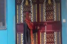 Bihar News: सुबह से लेकर शाम तक दरवाजा पीटती रही बहू, ससुराल वालों ने नहीं खोला दरवाजा