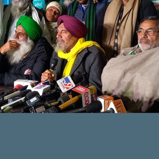 संयुक्त किसान मोर्चा की मीटिंग हुई, जिसमें कई अहम फैसले लिये गए.