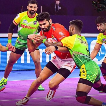  pro kabaddi league: प्रो कबड्डी लीग में बुधवार को दोनों सेमीफाइनल मुकाबले खेले जाएंगे (Twitter/ProKabaddi)