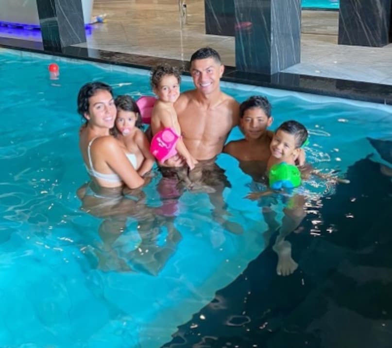 Cristiano Ronaldo, Cristiano Ronaldo girlfriend, Cristiano Ronaldo child, Cristiano Ronaldo twins, Cristiano Ronaldo love story, football news, sports news Cristiano Ronaldo, Cristiano Ronaldo girlfriend, Cristiano Ronaldo child, Cristiano Ronaldo twins, Cristiano Ronaldo love story, football news, sports news