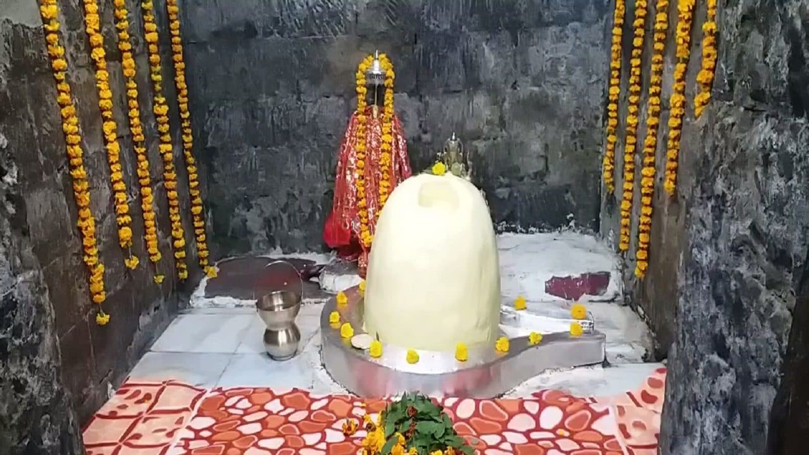 हिमाचल: मंडी में शुरू हुईं शिवरात्रि की तैयारियां, बाबा भूतनाथ को लगा 40  किलो माखन का लेप - preparations for shivratri started in mandi baba  bhoothnath felt 40 kg of makhan paste hrrm