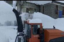 Himachal Weather Alert: भारी बर्फबारी के बाद अटल टनल बंद, कुल्लू की 27 सड़कों पर नहीं हो रही आवाजाही