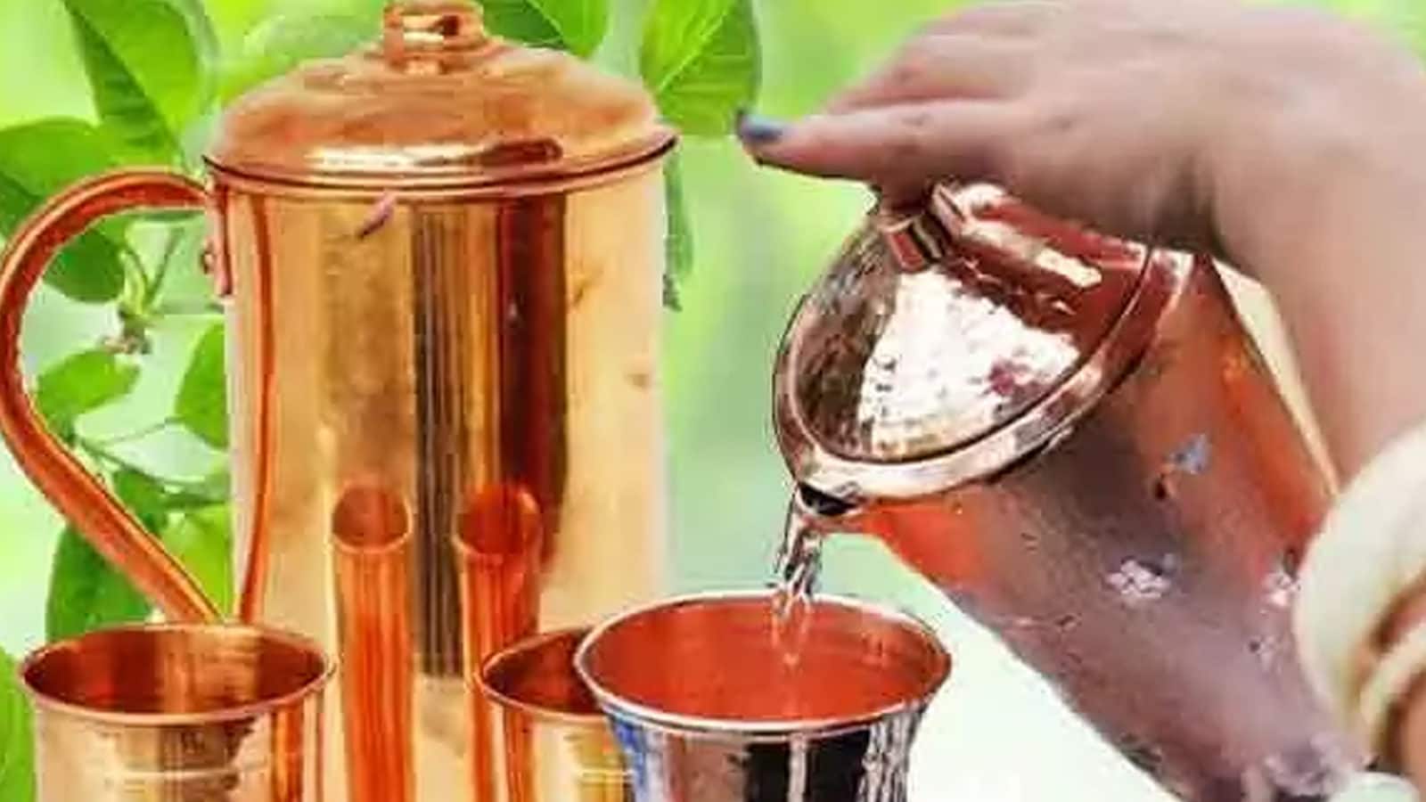 Drinking Water in Copper Vessel: तांबे के बर्तन में पानी पीने के ये हैं 7 गजब के फायदे - health news 7 amazing benefits of drinking water in a copper vessel kee - News18 हिंदी