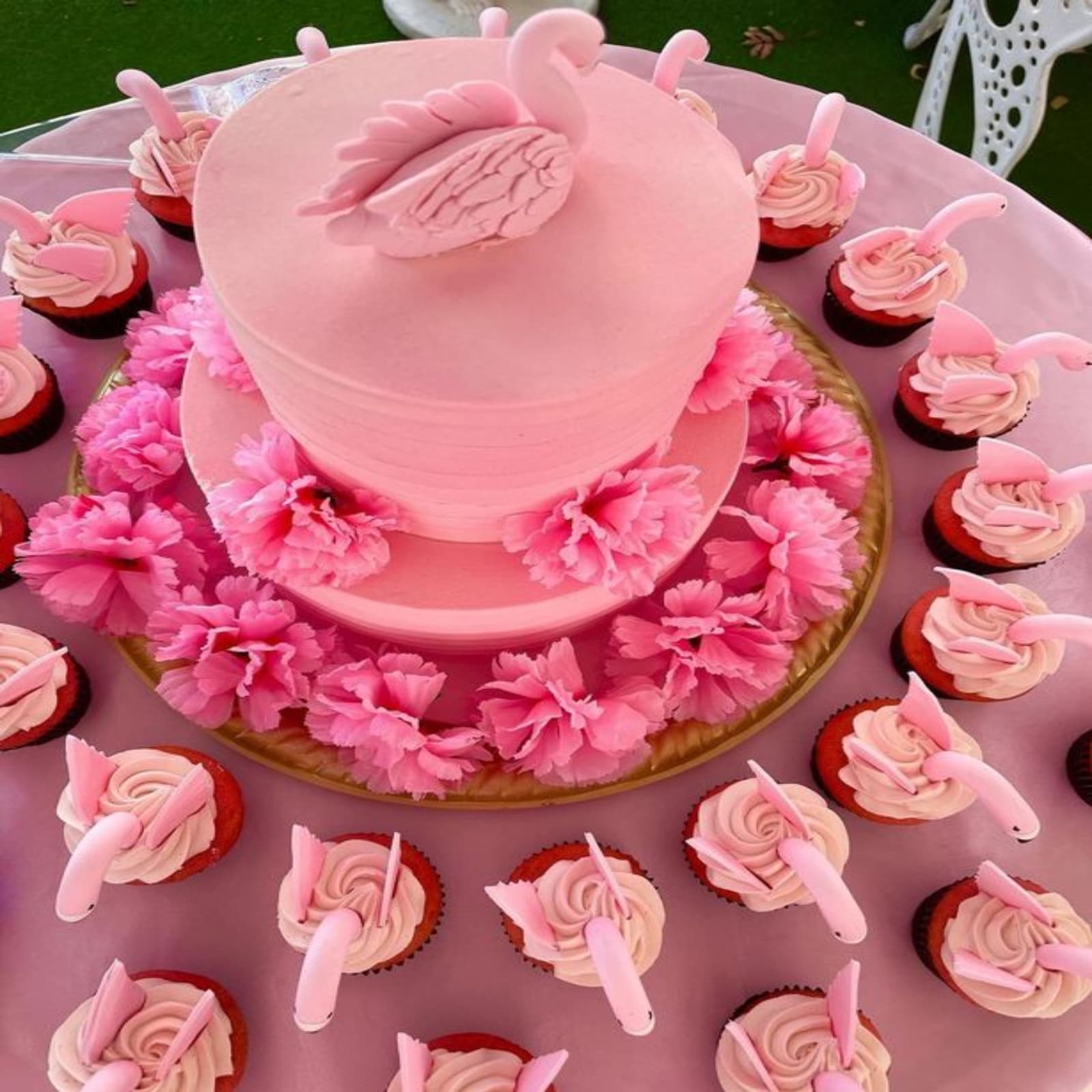 woman marries pink colour