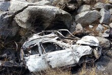हिमाचलः किन्नौर में 300 मीटर खाई में गिरी कार में लगी आग, 3 लोगों की मौत