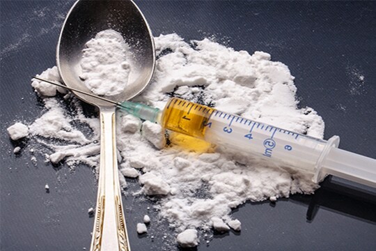 पुलिस पूछताछ आरोपियों की पहचान नरेश (29) और 23 साल की उसकी पत्नी के रूप में हुई है. ये हरियाणा के हांसी के रहने वाले हैं. 