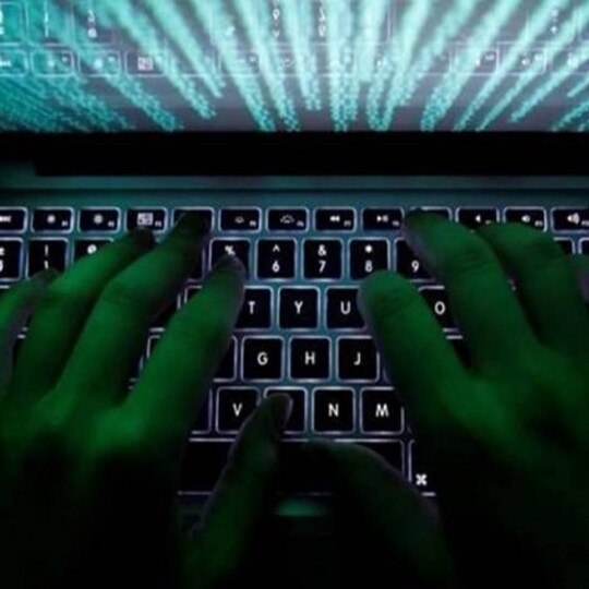 सुप्रीम कोर्ट ने इजरायली स्पाईवेयर पेगासस के जरिए भारतीय नागरिकों की कथित जासूसी के मामले की जांच के लिए पिछले साल अक्टूबर में एक समिति गठित की थी. (सांकेतिक तस्वीर)