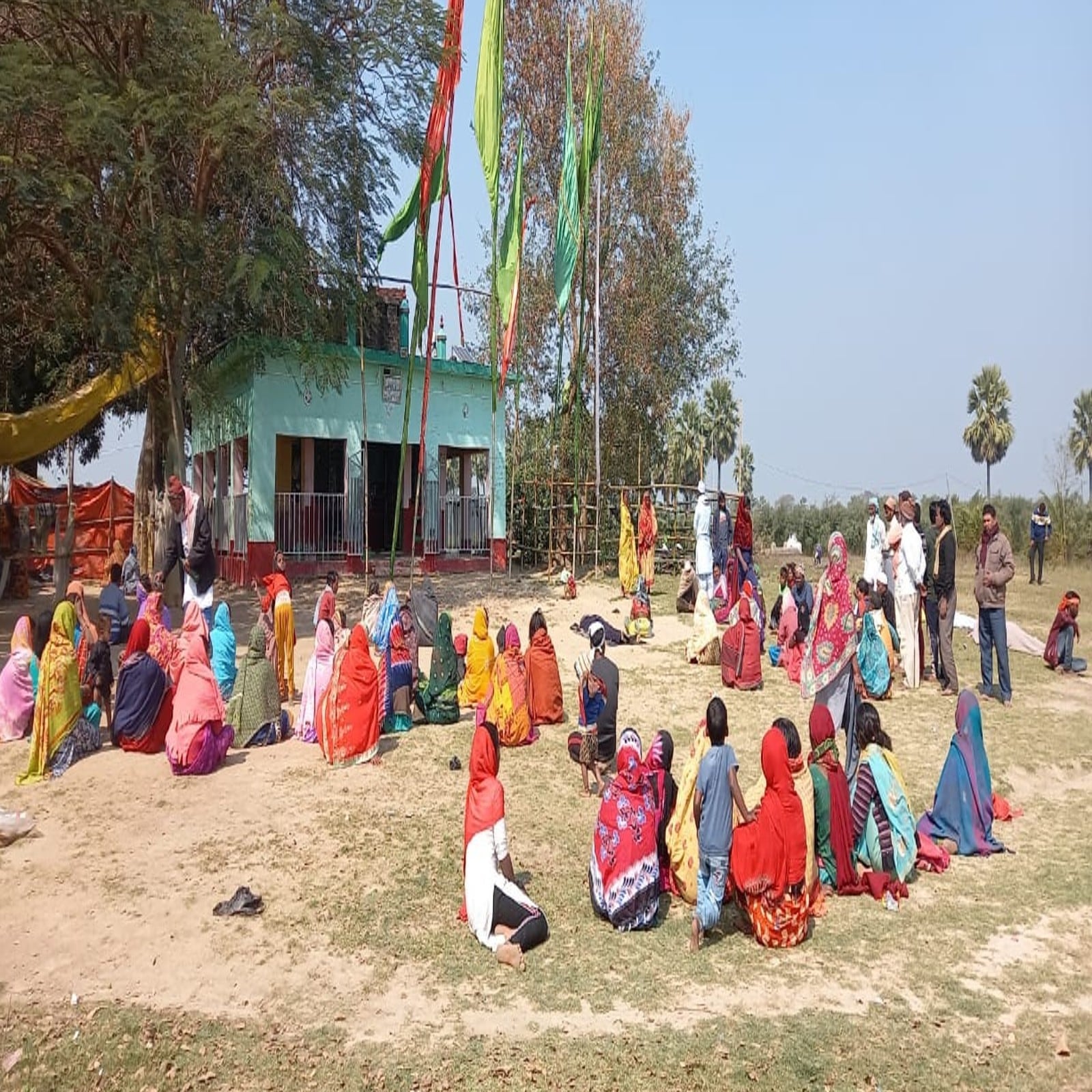 Superstition drama dead man tried to make alive again at village mazar nodmk8 - जमुई: गांव के मजार पर घंटों चला अंधविश्वास का खेल, मुर्दा को जिंदा करने की हुई नाकाम कोशिश –