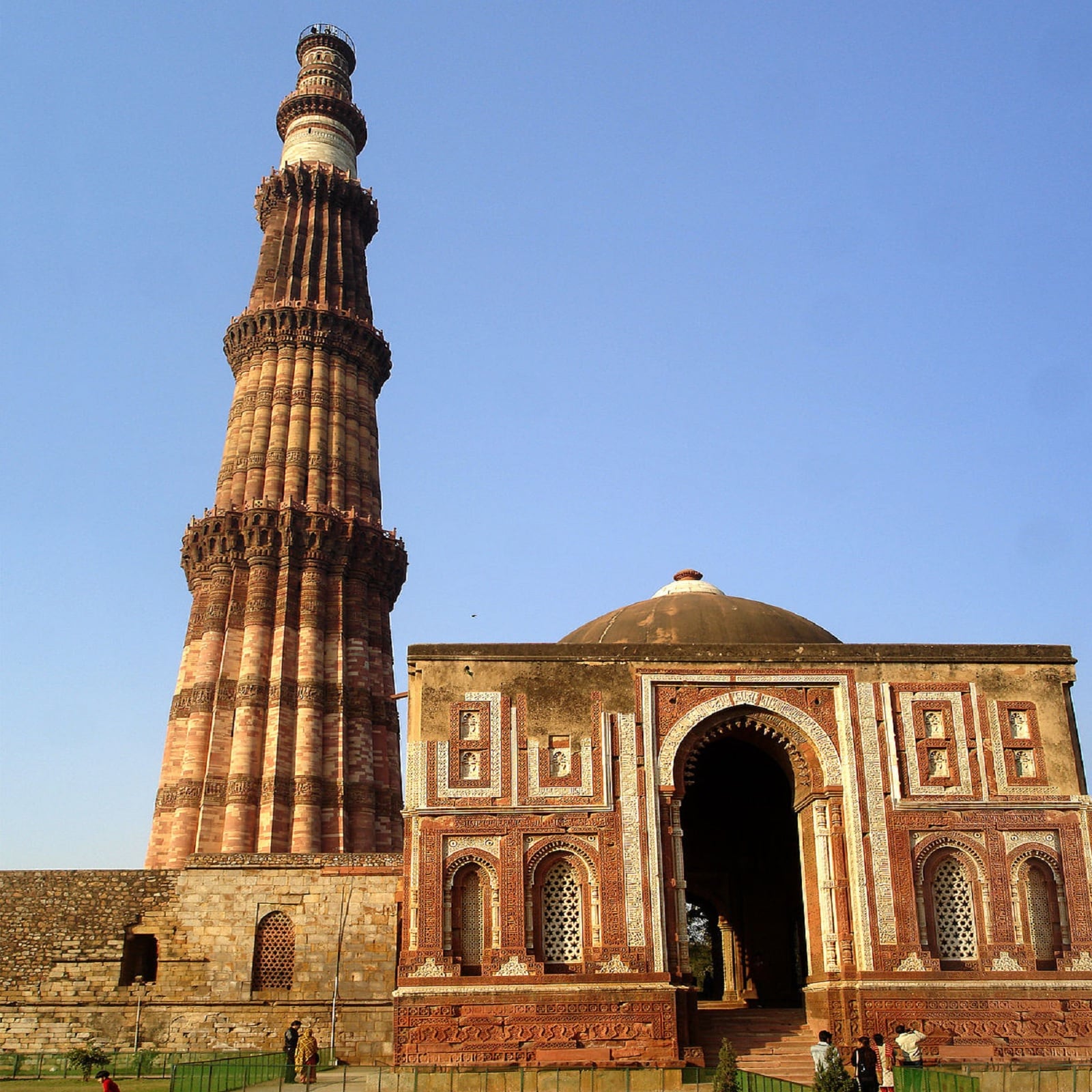 सज रहा है Qutub Minar का ताज, जानिए ASI करने जा रहा है क्या-क्या खास बदलाव  - qutub minar restoration work is going on in delhi by asi nodnc – News18  हिंदी