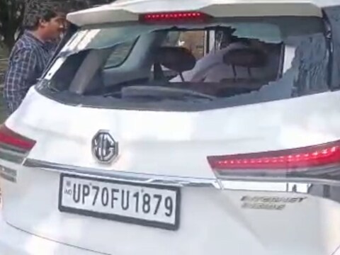Pratapgarh: बवाल की खबर पाकर एडिशनल एसपी रोहित मिश्रा भारी फोर्स लेकर मौके पर पहुंचे.