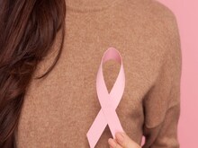 World Cancer Day: महिलाओं के लिए जानलेवा हैं ये 5 कैंसर, जानें लक्षण और इलाज