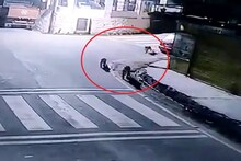 Viral Video: जब सब सो रहे थे, तब सड़क और बिल्डिंग पर बेखौफ घूम रहे थे तेंदुए, वीडियो से दहशत में आए लोग