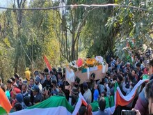 बैंड बाजे के साथ निकली शहीद की अंतिम यात्रा,राजकीय सम्मान के साथ अंतिम संस्कार