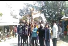 UP Chunav: पूर्व मंत्री सोनकर का होने लगा विरोध, BJP कार्यकर्ता बोले- 'मोदी-योगी से बैर नहीं, श्रीराम तेरी खैर नहीं'