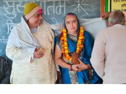OMG: मध्य प्रदेश के पन्ना के सहायक शिक्षक विजय कुमार चंसोरिया ने अपने जीवन भर की कमाई बच्चों के लिए दान कर दी.
