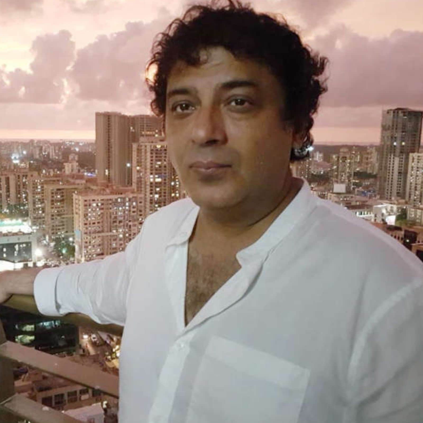 तोबराज' के निर्देशक गिरीश मलिक के घर मातम में बदली होली की खुशियां, 5वीं  मंजिल से गिरा 17 साल का बेटा, मौत - torbaaz director girish malik 17 year  old son dies