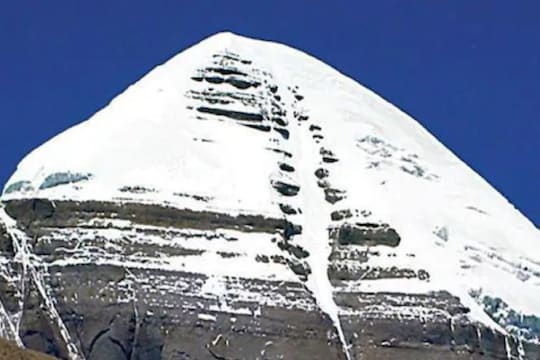 अब नेपाल और चीन नहीं, बल्कि जल्द ही उत्तराखंड होते हुए कैलाश मानसरोवर जाएंगे भारतीय: गडकरी